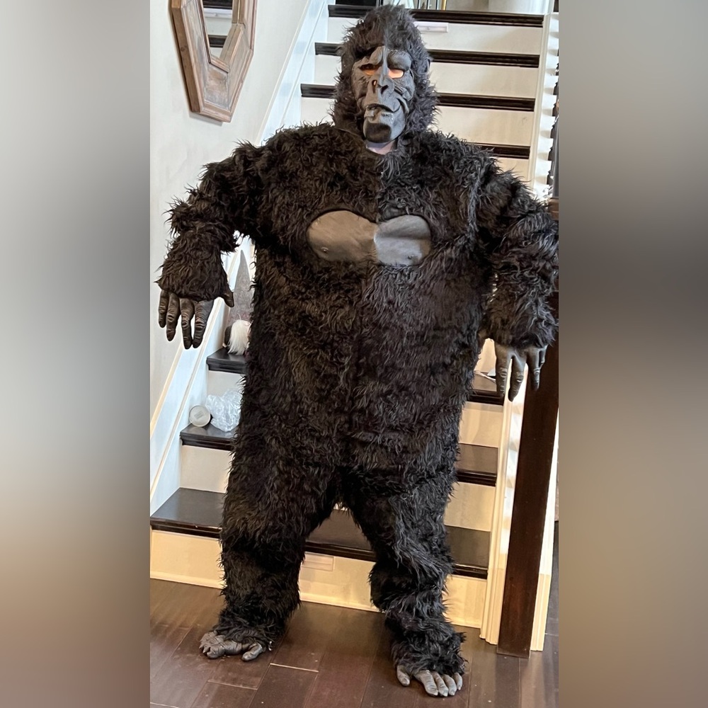Gorilla costume suit - Picture 3 of 4